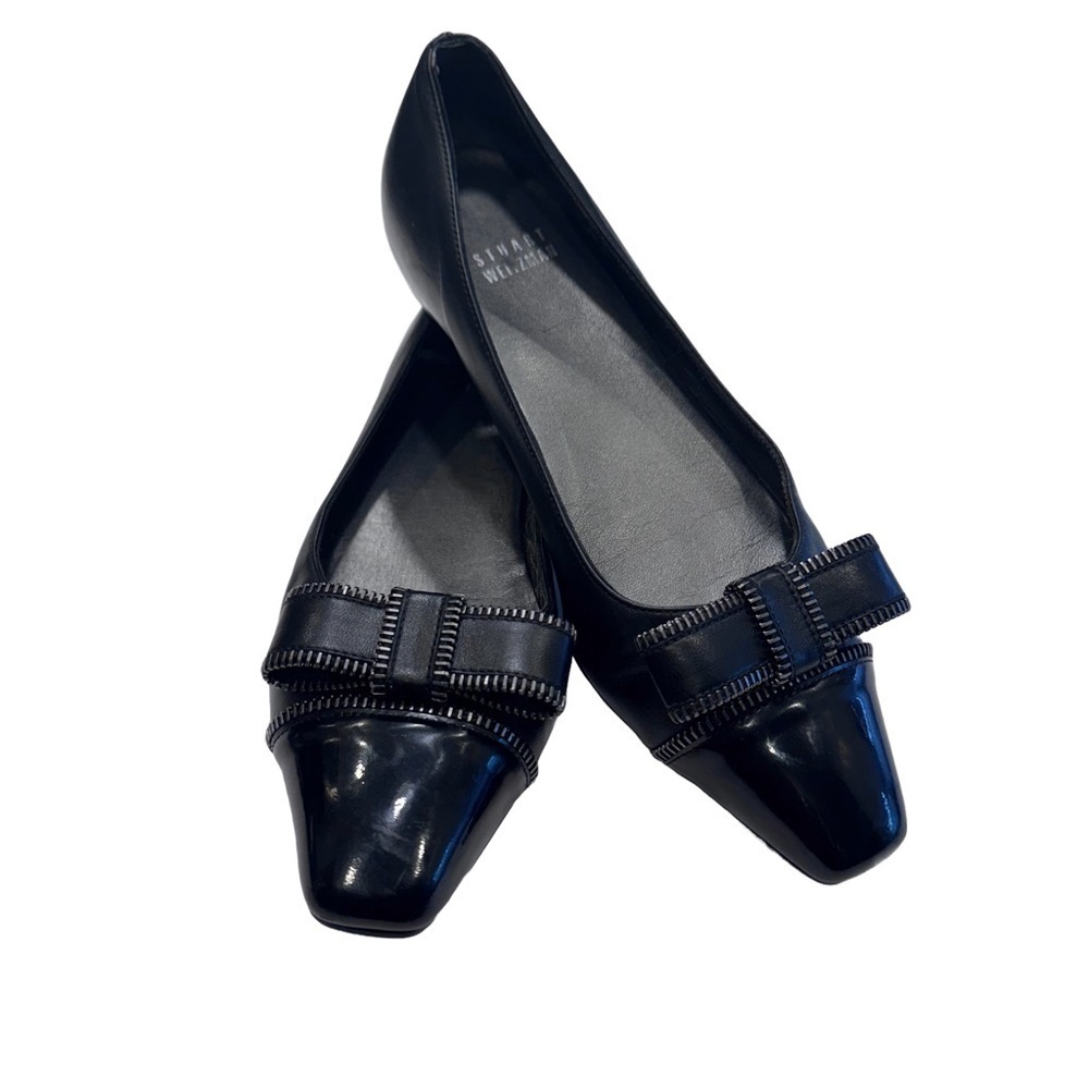 Stuart Weitzman Blk Leather & Blk Patent cap toe silver Chain Bow Flats Size 6